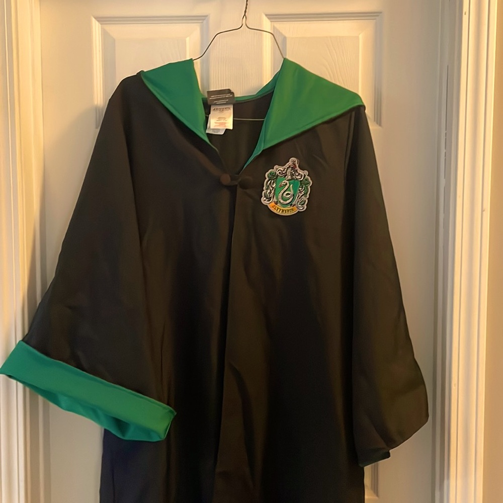 NWOT Slytherin robe authentic adult small Harry Potter